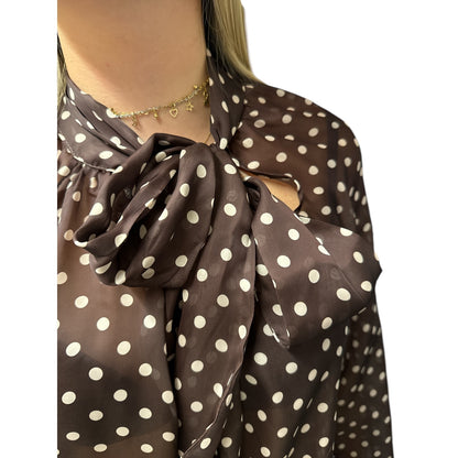 Camicia A Pois Marrone Con Fiocco